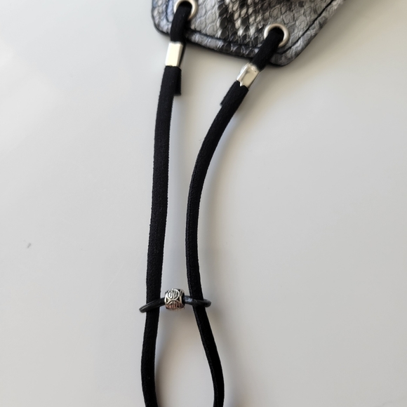 NWOT Face Mask w/faux snake and spikes - Picture 4 of 6